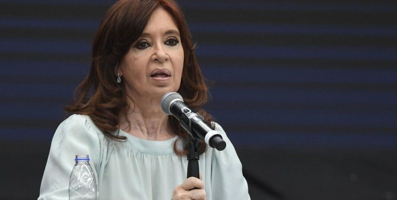 Juicio por Vialidad: Cristina Kirchner volvió a cuestionar a un fiscal y un juez por su vínculos con Macri