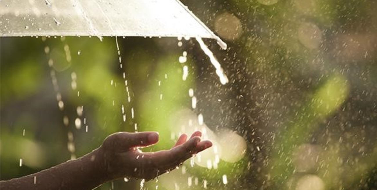 El agua de lluvia no es segura para beber en ninguna parte del mundo: los motivos  