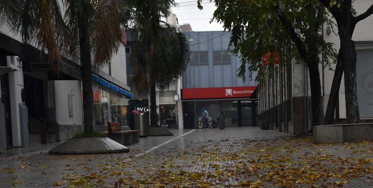 Una mujer fue víctima de una "salidera" en pleno centro