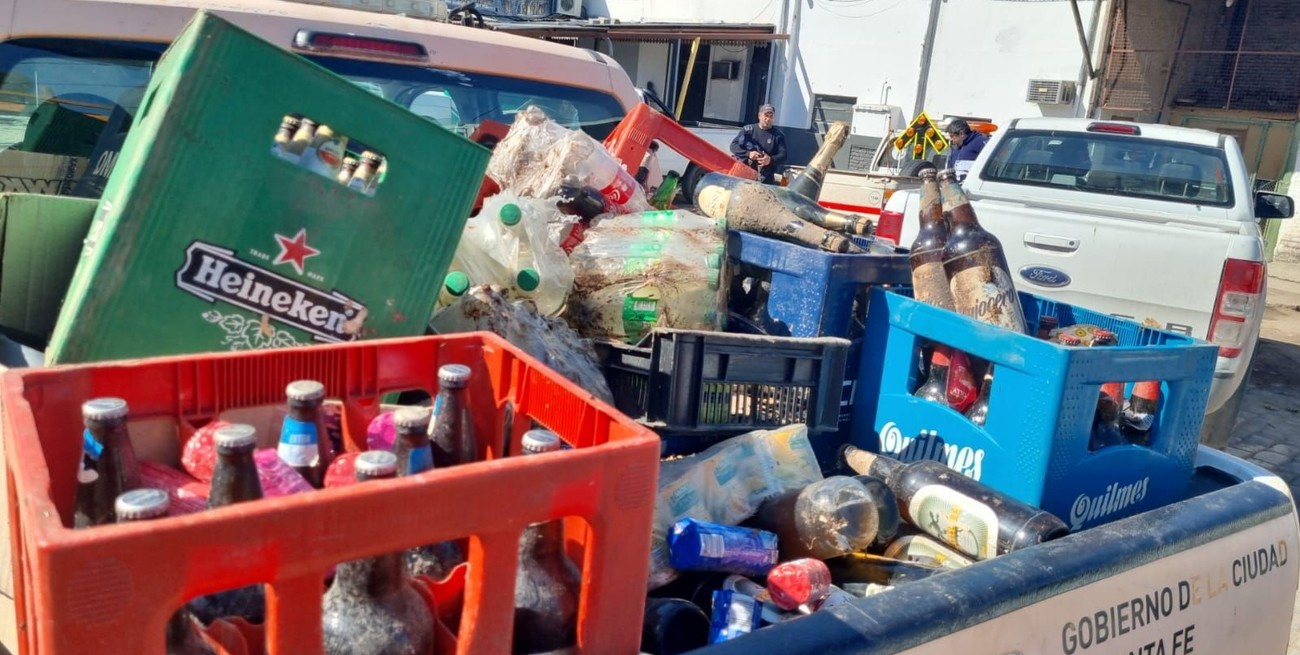 Video: la Municipalidad de Santa Fe destruyó alimentos y bebidas de un kiosco clandestino