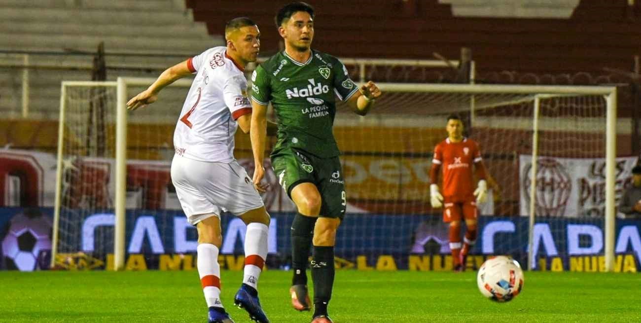 Huracán goleó a Sarmiento por 4-1 en Junín y se acercó a la punta de la tabla de posiciones