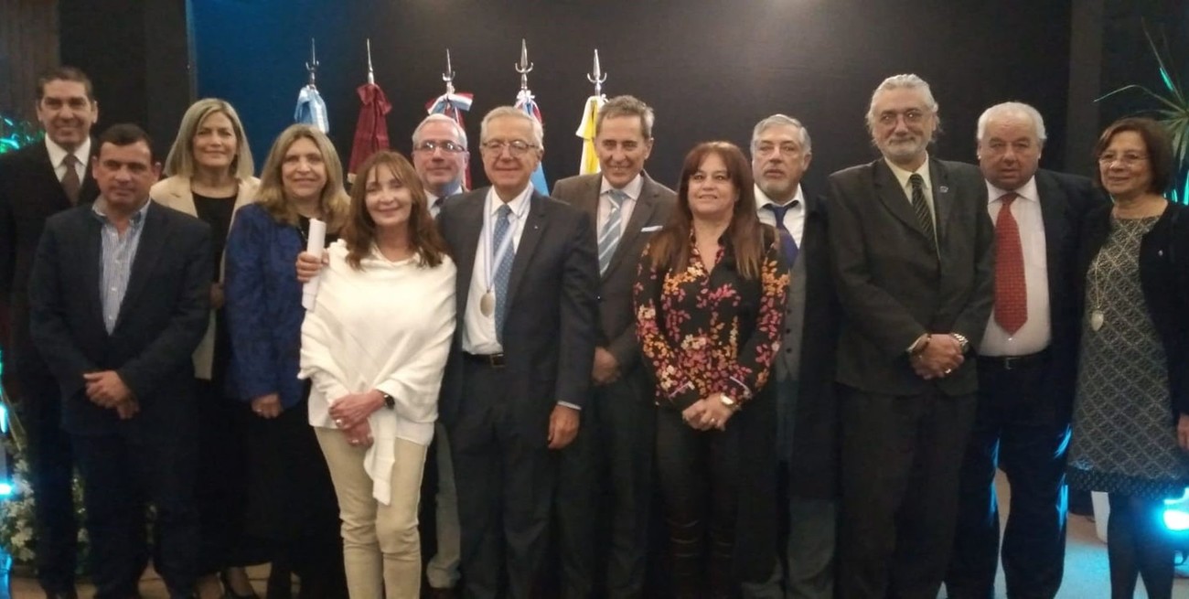 Vigo, doctor Honoris Causa, acompañado por santafesinos