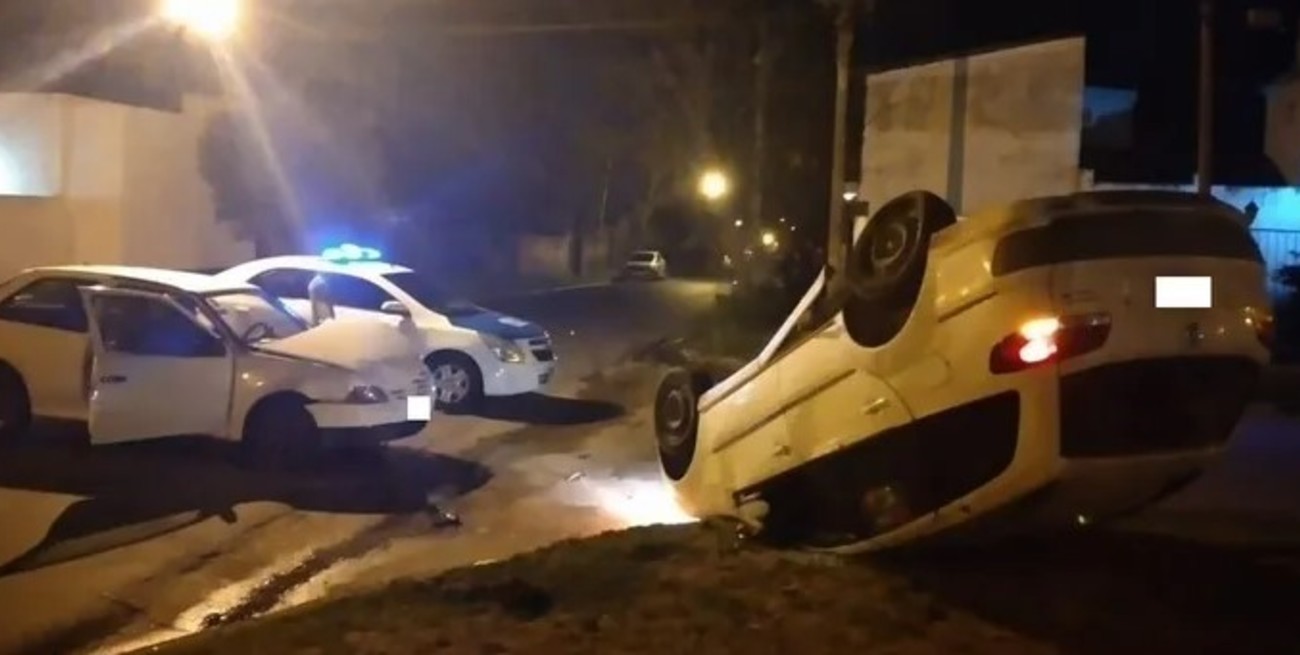 Choque y vuelco durante la madrugada del domingo en Paraná