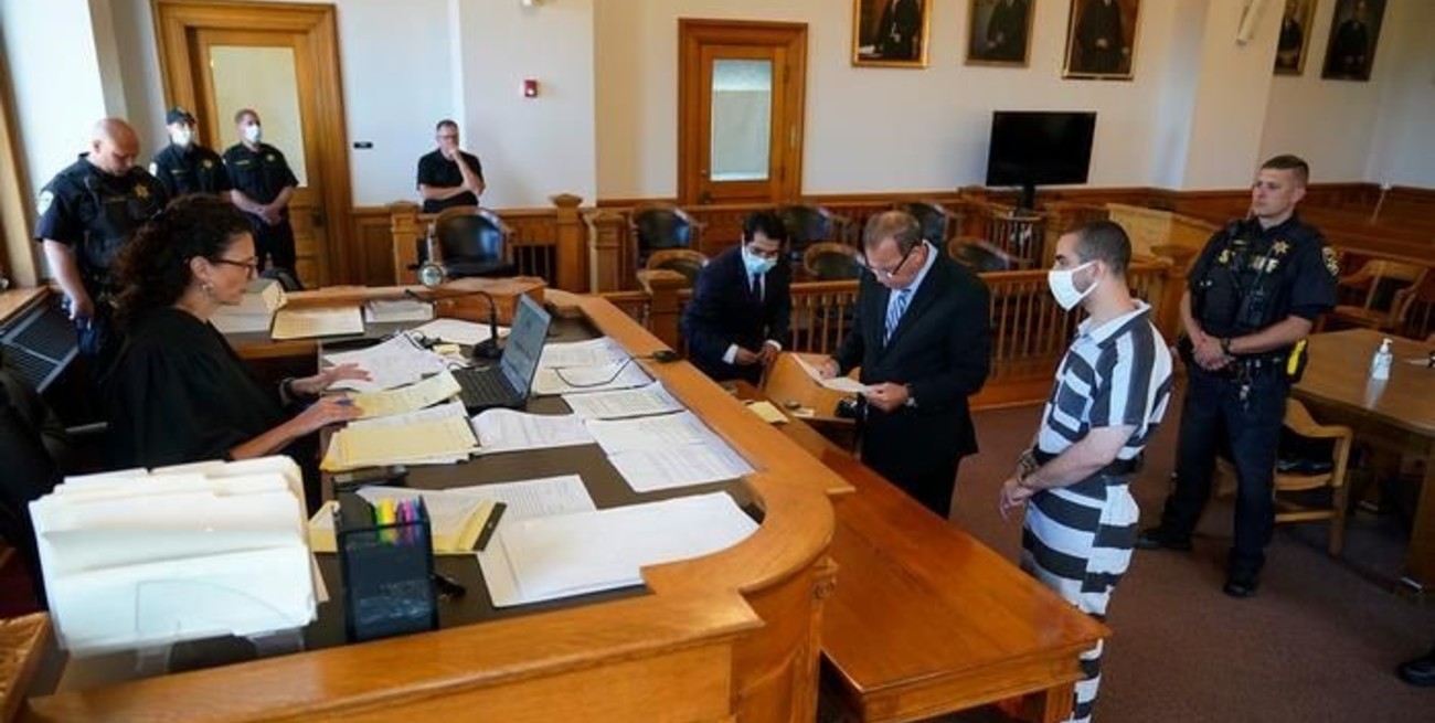 Ataque a Salman Rushdie: Hadi Matar se declaró "no culpable de intento de asesinato"