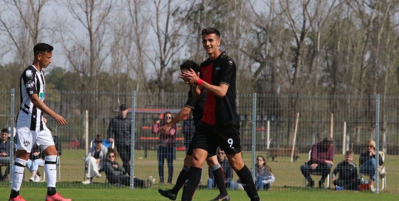 Un jugador de Colón hizo cinco goles en la reserva