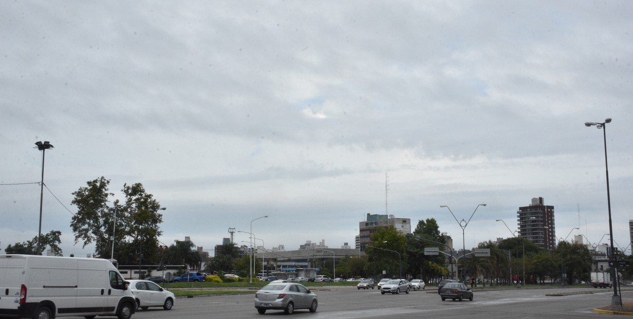 Lunes con algunas nubes en la ciudad de Santa Fe: sigue vigente el alerta por vientos