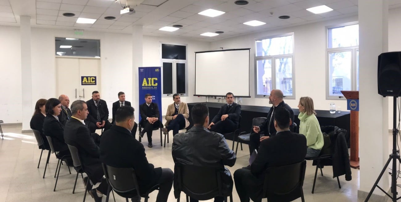 Acuerdo de fortalecimiento en investigaciones de cibercrimen entre la AIC y Nación