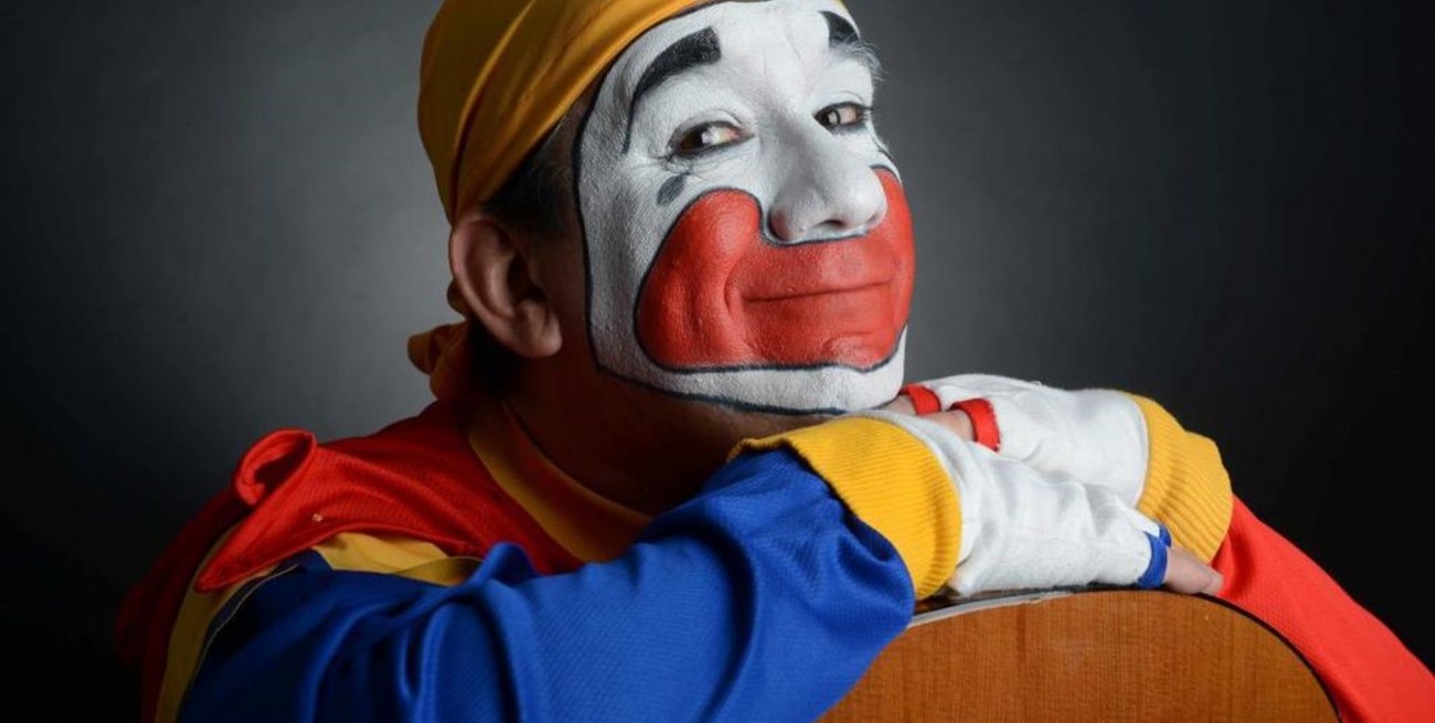 Fabián Gómez, quien interpreta a Piñón Fijo, salió a pedirle disculpas a sus hijos