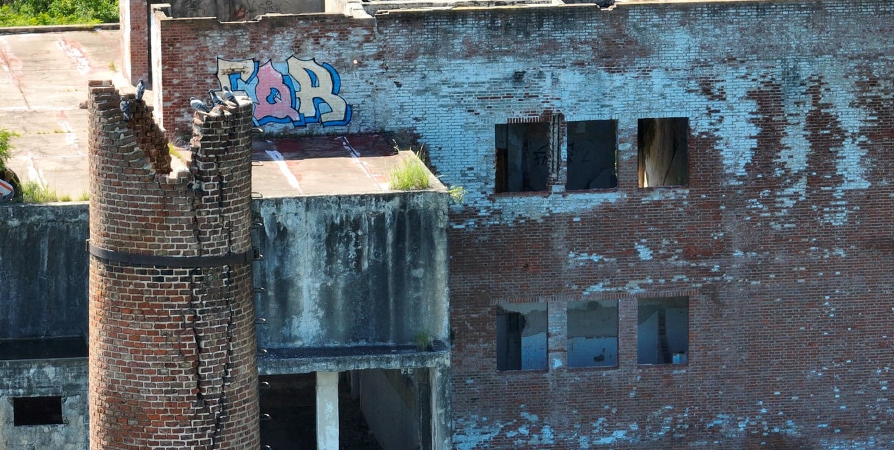 Usaban un predio abandonado para jugar
al paintball y un hombre se cayó a un pozo