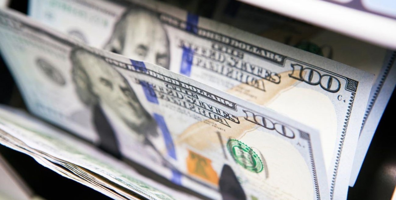 El dólar blue volvió a subir y cerró en $ 293