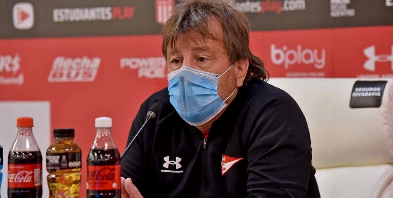 Ricardo Zielinski puso en duda su continuidad como técnico de Estudiantes de La Plata