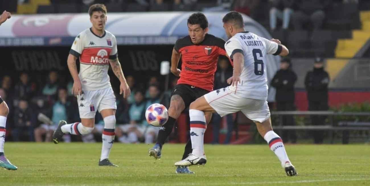 Con doblete del Pulga, Colón vence a Tigre en el Brigadier López