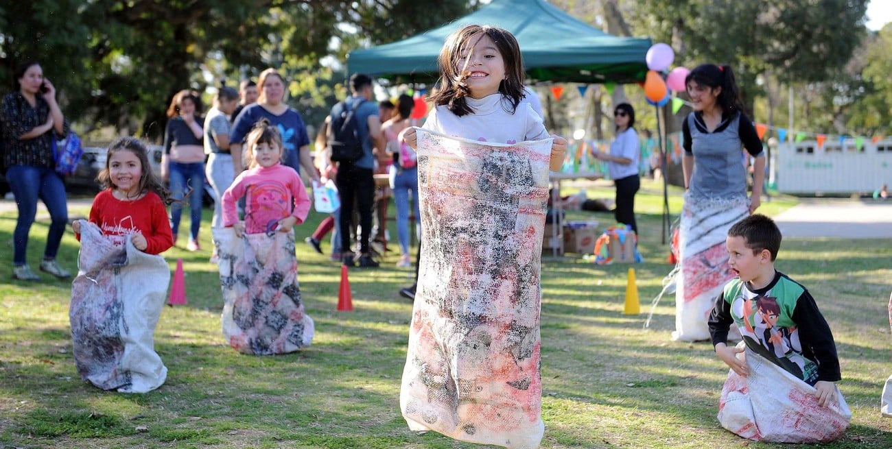 Con juegos, animé y títeres, las infancias festejan su día en la ciudad de Santa Fe