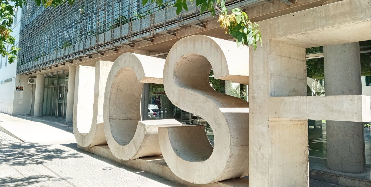 Jornada para "Repensar la Democracia" en la Universidad Católica de Santa Fe 