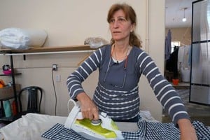 Bajo perfil. Nidia Morandini mantiene un perfil bajo en prisión. Sus días transcurren entre el lavadero y los talleres que ofrece la cárcel.  Crédito: Fernando Nicola.