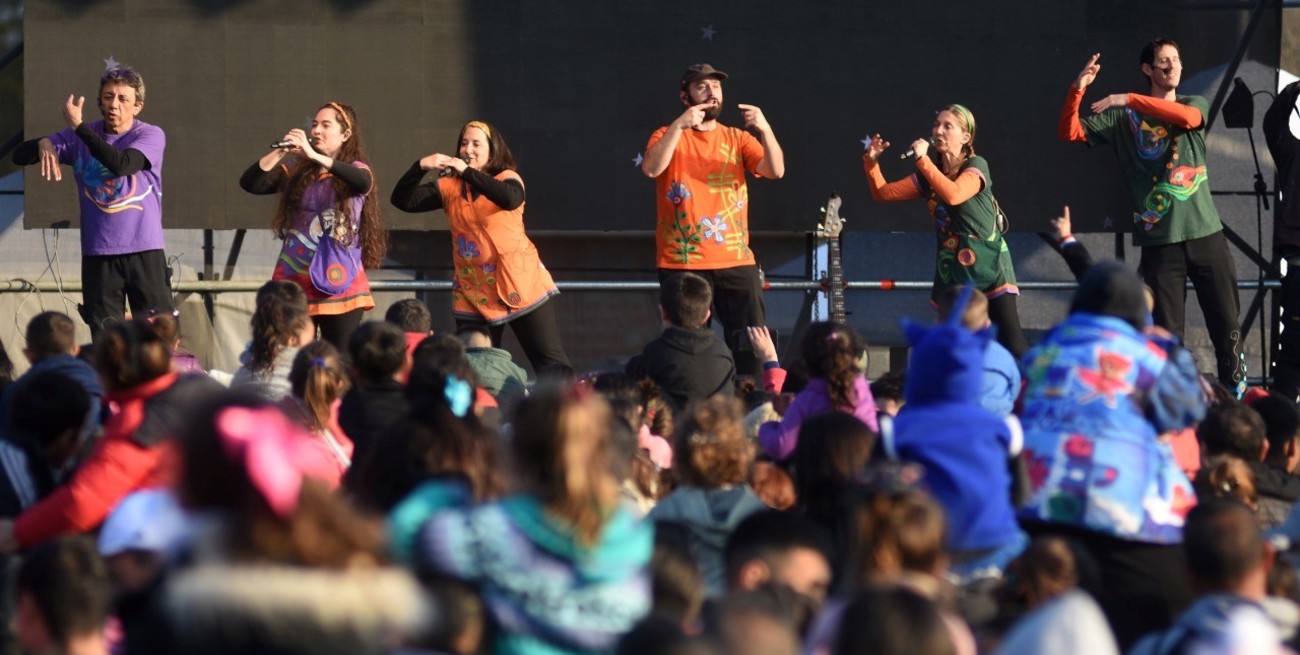 Una multitud festejó el cierre del Mes de las Infancias en Camino Viejo