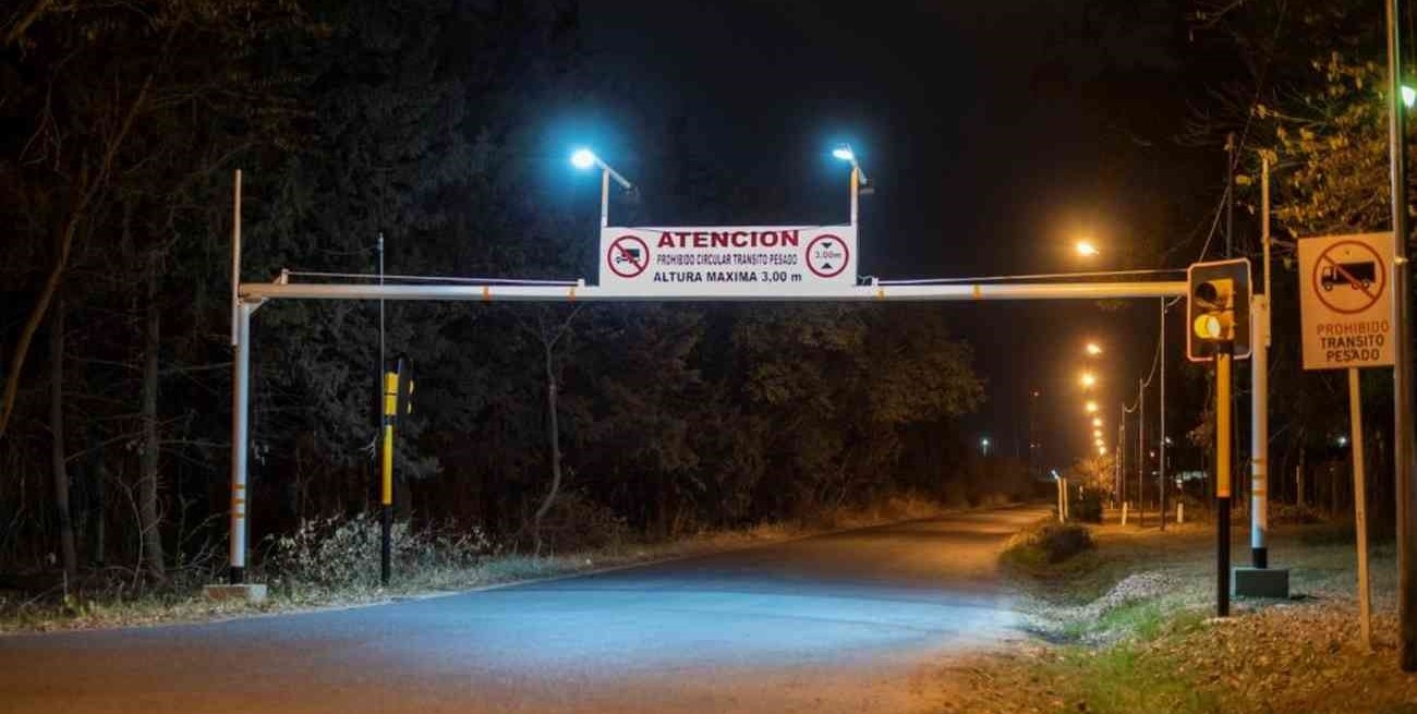 Habilitan una obra de iluminación en una zona estratégica de barrio Mitre