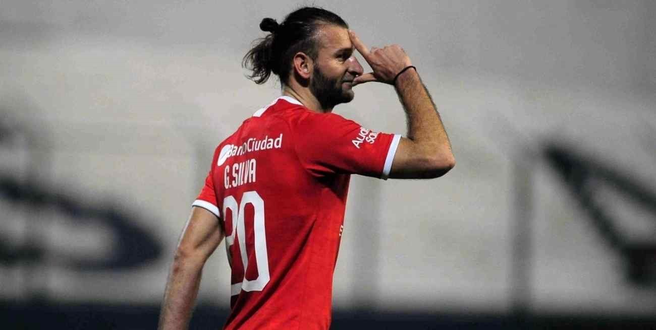 FIFA prohibió a Independiente contratar nuevos jugadores por la deuda con Gastón Silva