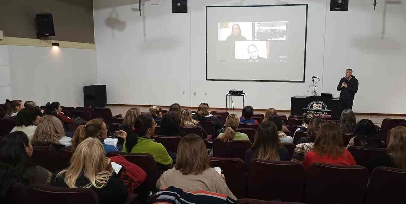 Capacitaron sobre bullying a docentes sancarlinos