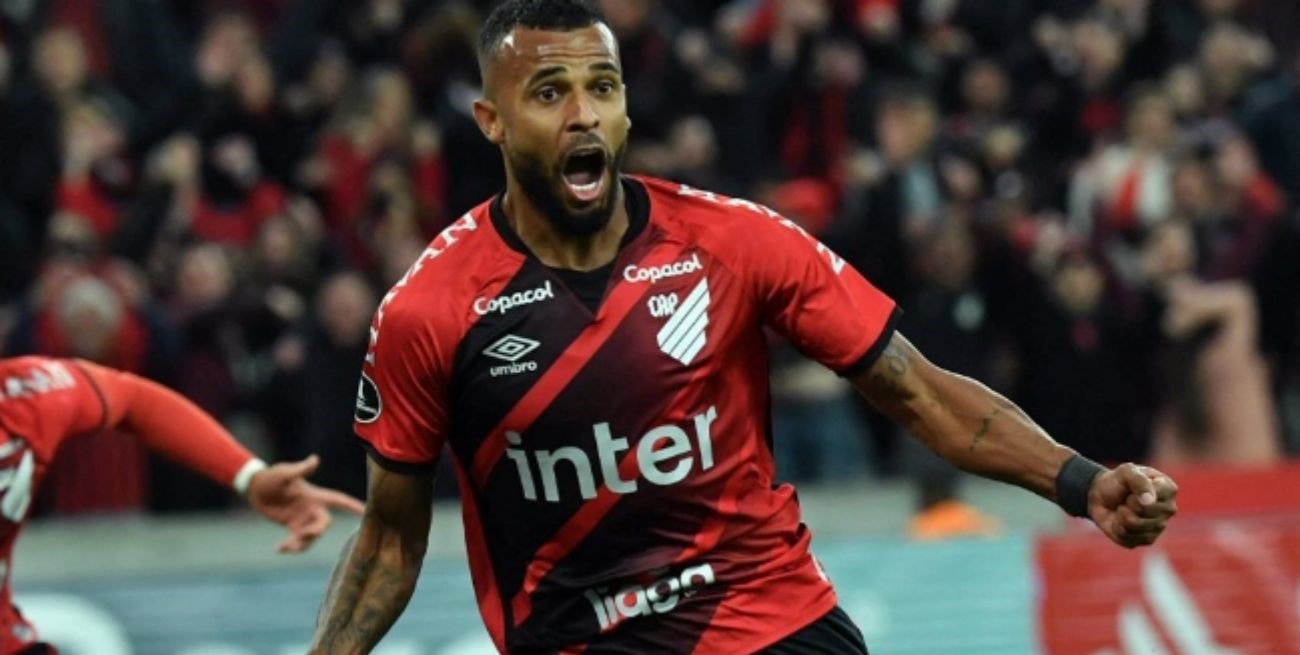 Palmeiras perdió el histórico invicto y Paranaense quedó a un paso de la final de la Copa Libertadores