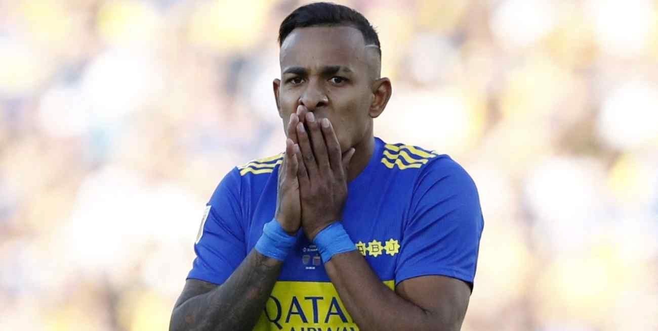 Sebastián Villa se lesionó y las redes sociales se colmaron de memes