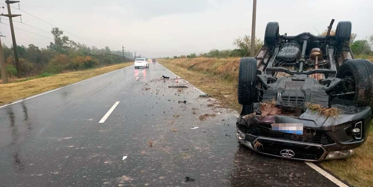 Despiste y vuelco en la Ruta 1 a la altura de Los Cerrillos