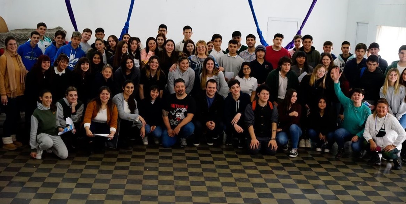 Estudiantes secundarios debaten un tema en toda la provincia: “La escuela que queremos”