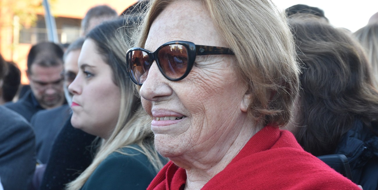 Aniversario en la plaza de la Legislatura