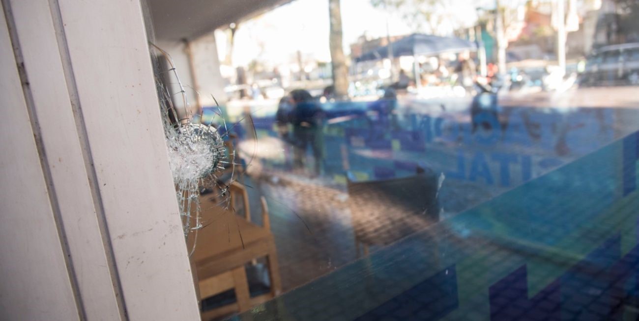 Rosario: balean Centro de Distrito y dejan mensaje para el líder de Los Monos