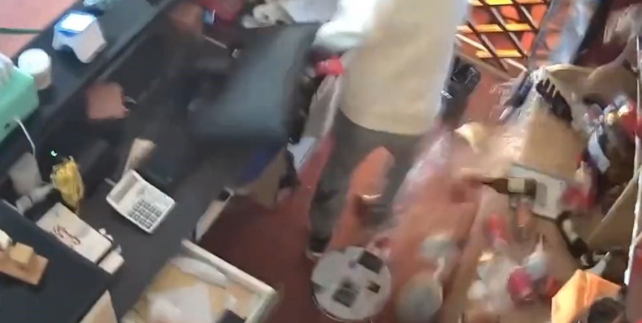 Video: así se vivió el impactante sismo de 6.6 que provocó 21 muertes en China