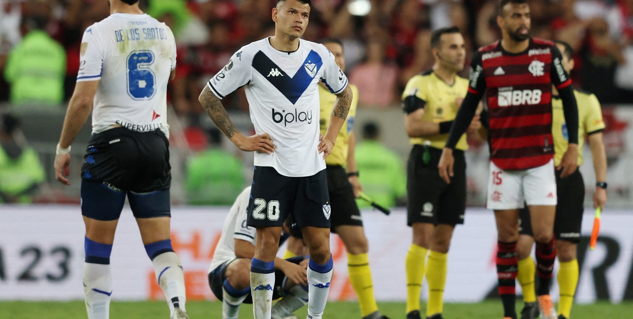 Vélez perdió con Flamengo por 6 a 1 en el global y el equipo brasileño enfrentará a Paranaense en la final
