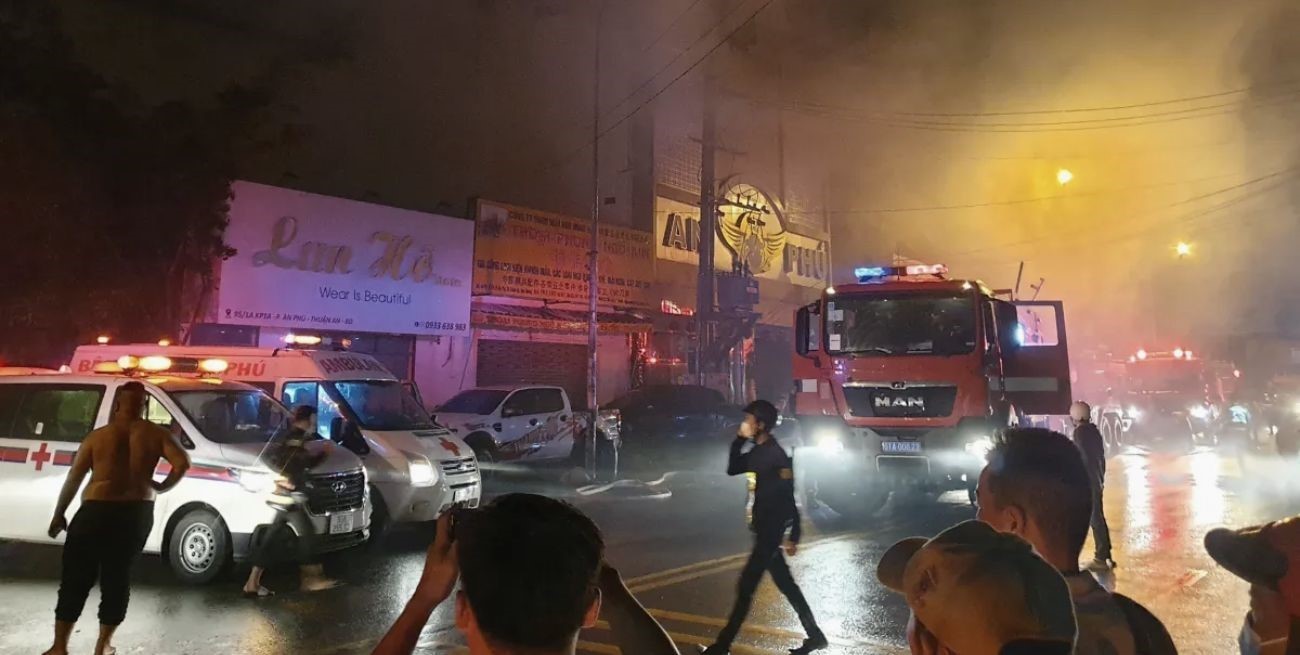 Un incendio en un bar karaoke deja al menos 32 muertos en Vietnam