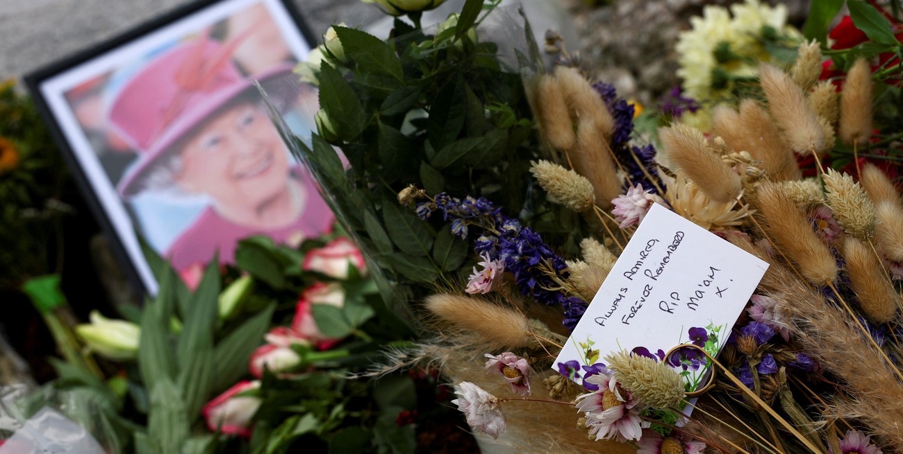 Carlos III declaró no laborable el día del funeral de Isabel II