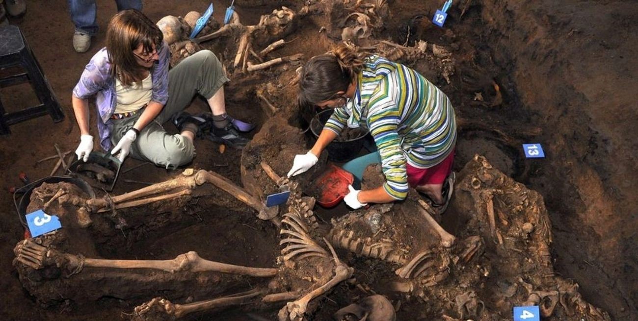 Desaparición forzada en la dictadura: 600 cuerpos que esperan recuperar su nombre