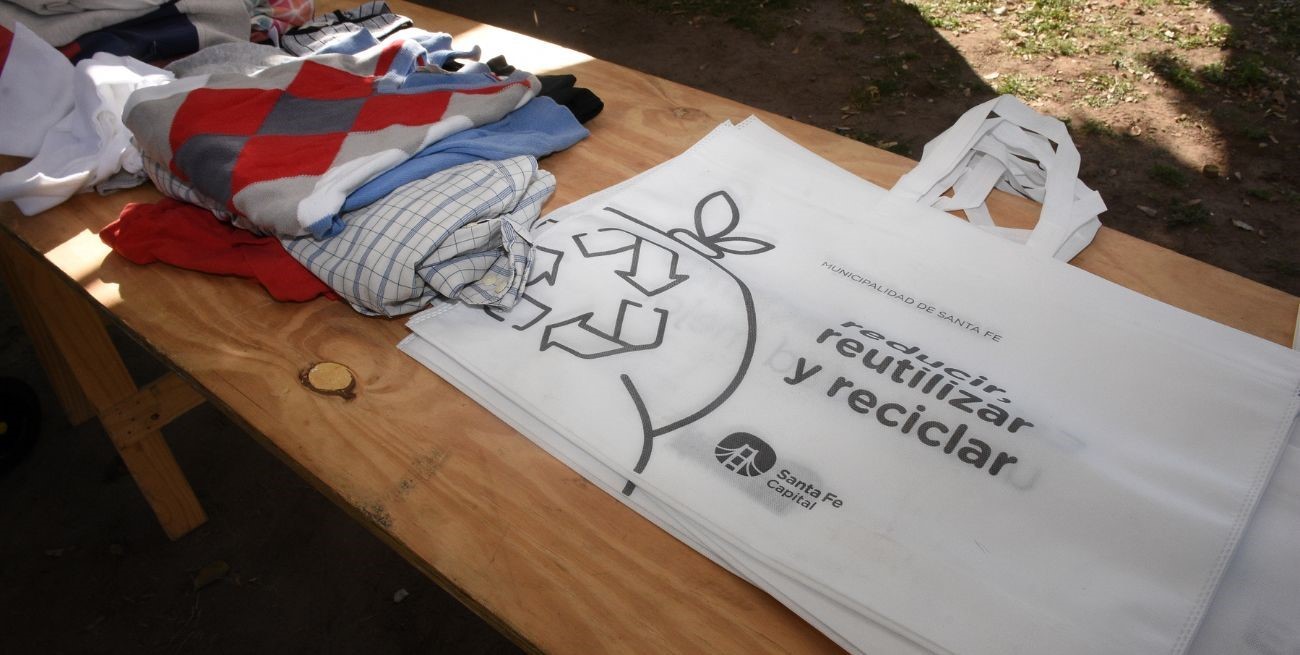 Desde este lunes, la ropa en desuso también se puede reciclar en Santa Fe