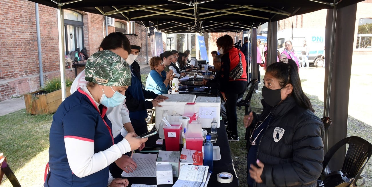 El operativo multiagencial en los barrios sumó el control de animales de compañía
