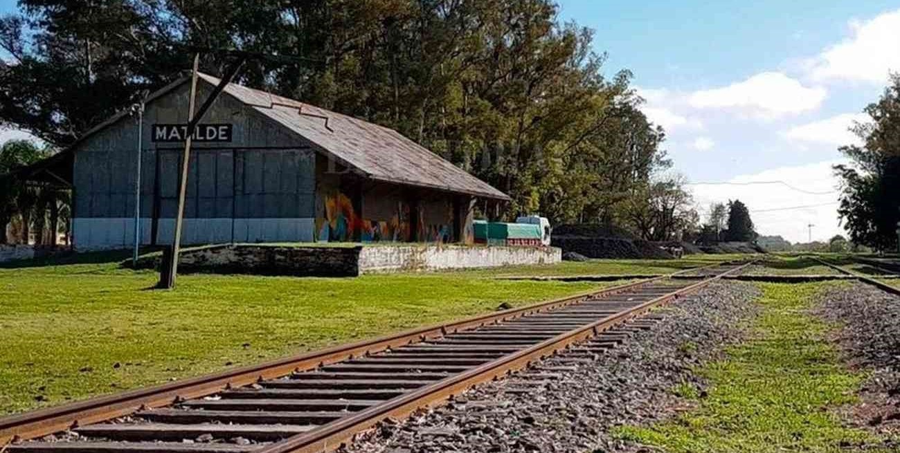 Ponen en valor objetos, cartelería y esculturas del Parque y Museo del Ferrocarril en Matilde