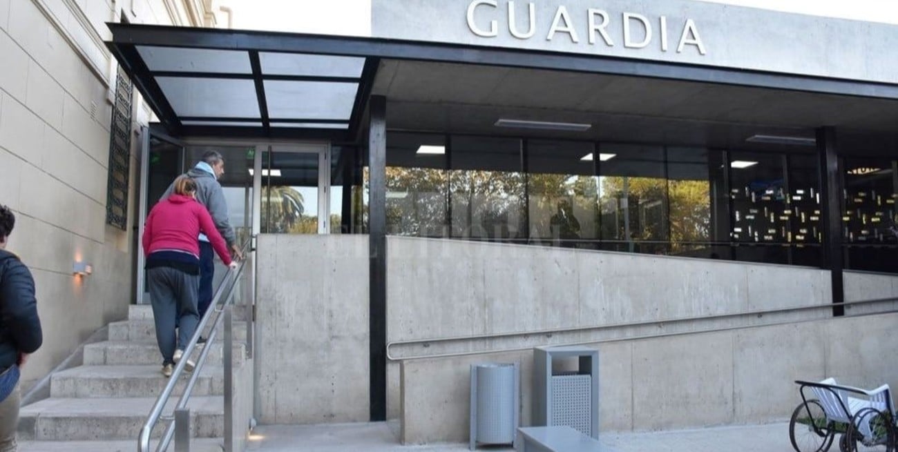 Trabajaba con una máquina de cortar carne y terminó con una mano amputada