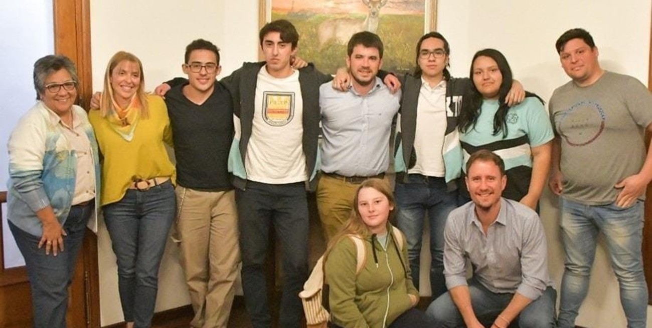 Estudiantes santafesinos proyectan lanzar una sonda meteorológica a 30 mil metros de altura