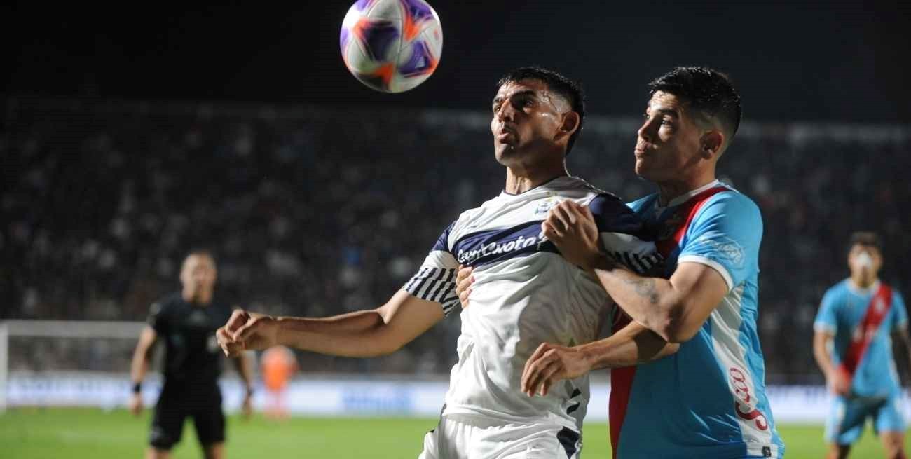 Gimnasia ganó por 2 a 0 frente a Arsenal y quedó puntero en la tabla de posiciones