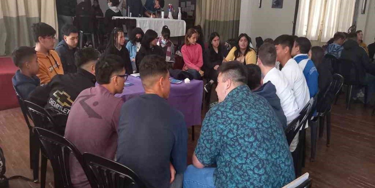 Continúan las mesas departamentales con estudiantes para construir la "Escuela Secundaria que Queremos"