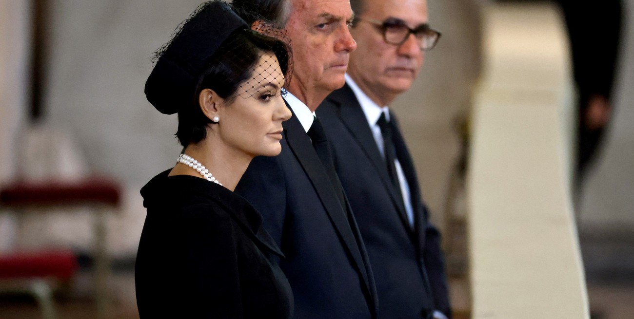 Bolsonaro puso en duda el sistema electoral brasileño: "Si no gano por el 60%, es porque hay algo raro"