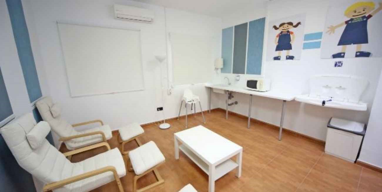 Por ley, ordenarán a oficinas estatales tener salas de lactancia materna