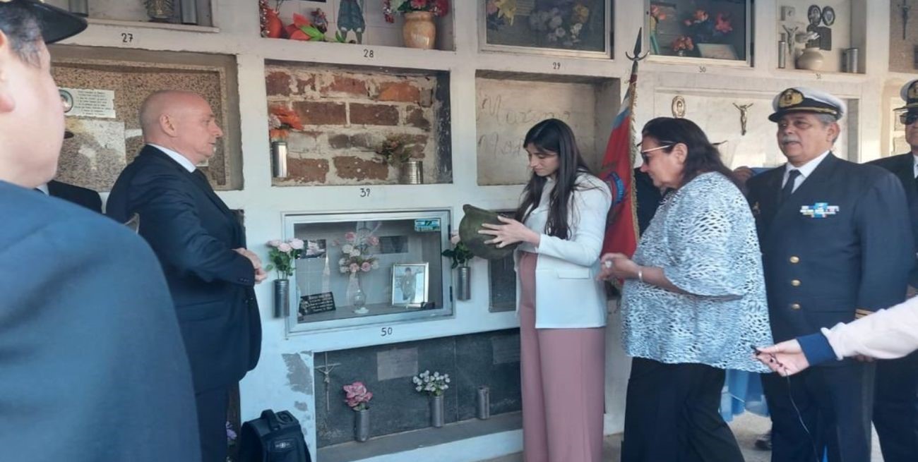 Familia de un ex combatiente de Malvinas entrerriano recuperó su casco gracias a un soldado inglés