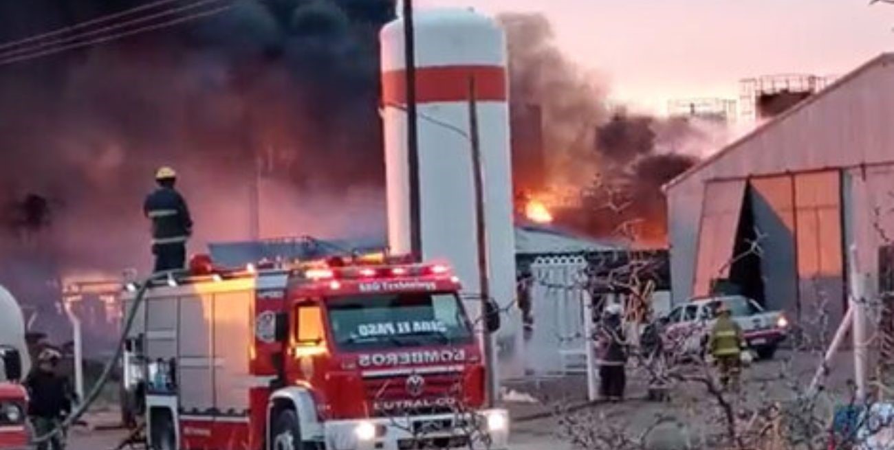 Neuquén: tres personas murieron tras la explosión e incendio en una refinería de Plaza Huincul