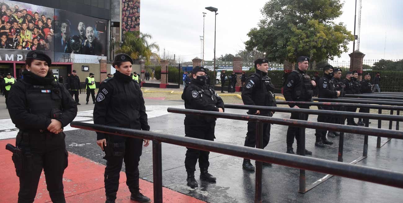 La policía quiere que el partido entre Colón y Argentinos se juegue a las 17