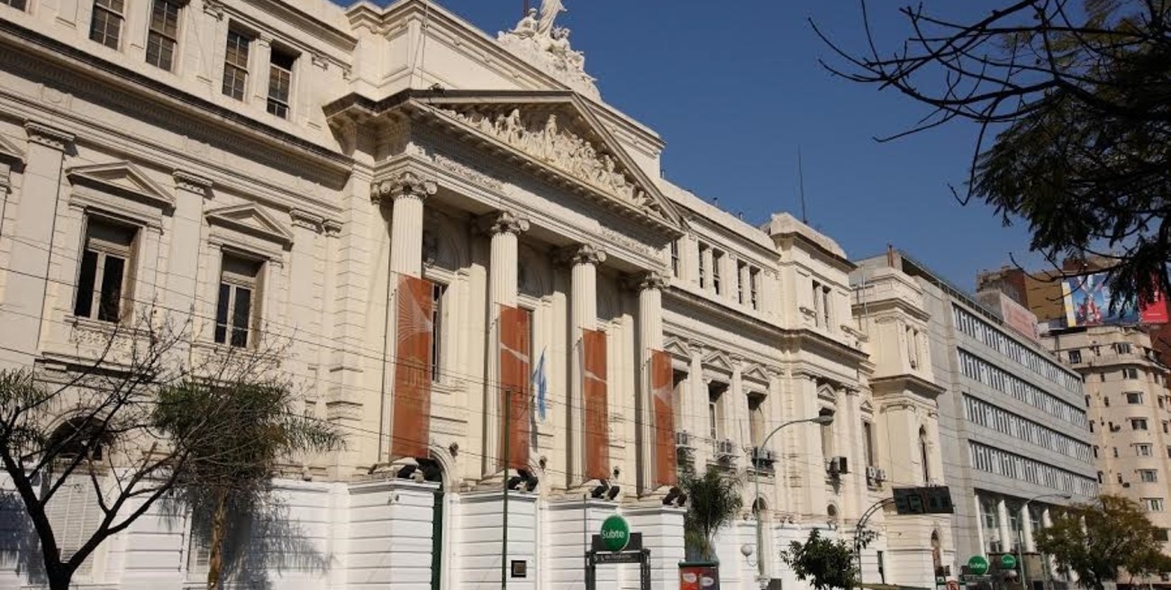 Un estudiante de la UBA murió mientras esperaba para rendir un examen