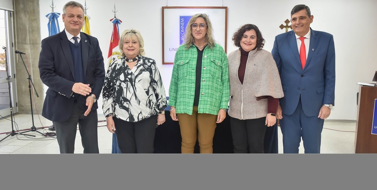 Jura y profesión de Fe de las autoridades Derecho y Ciencia Política, Filosofía y Humanidades, y Posgrado