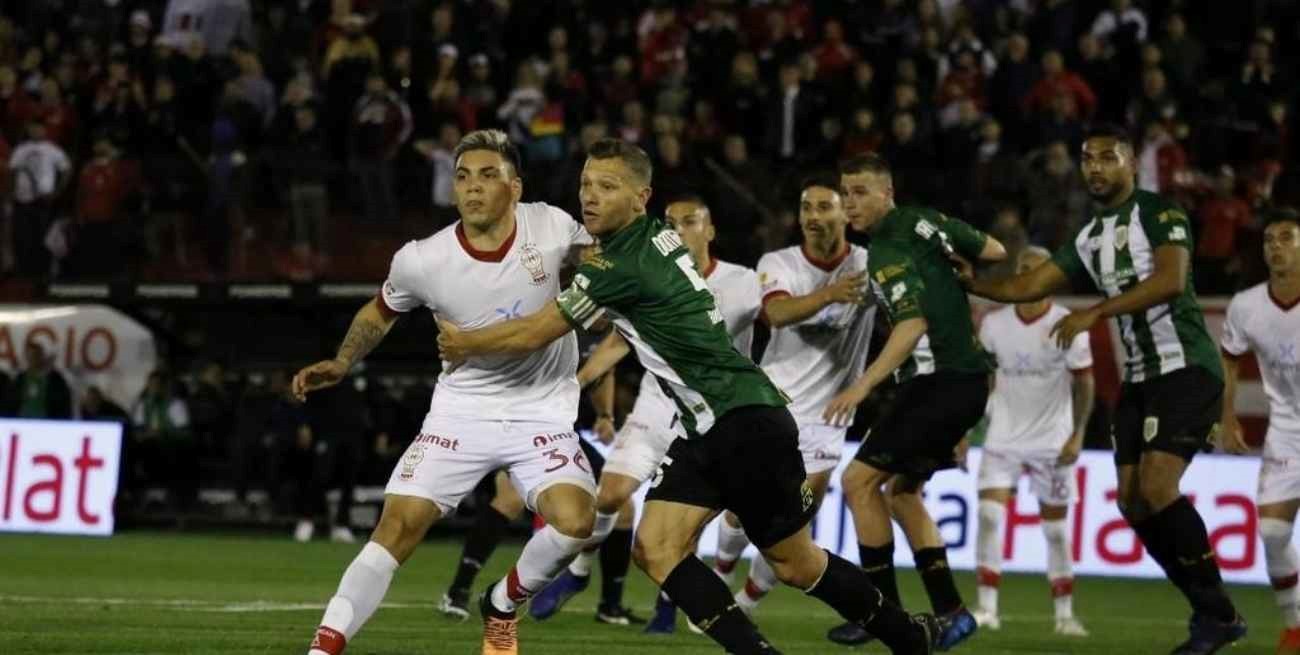 No se quiere bajar de la pelea: Huracán lo dio vuelta y le ganó a Banfield por 3 a 1