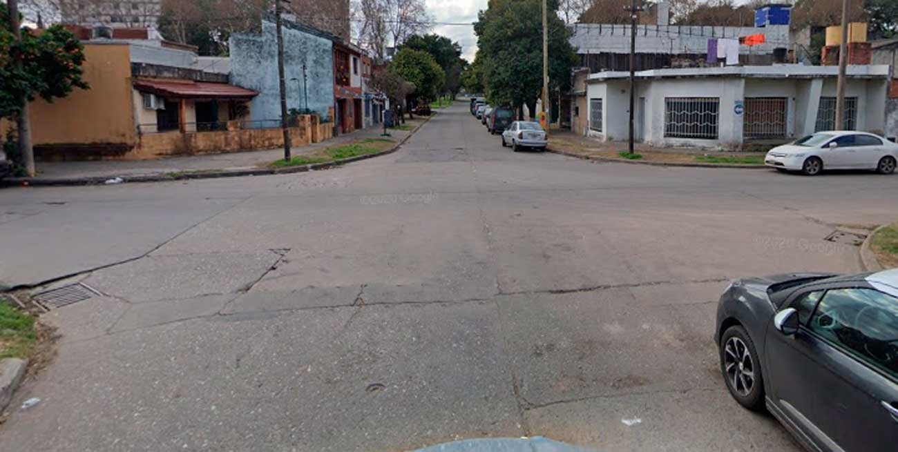 Mataron a una mujer en Rosario: abrió la puerta de la casa y le dispararon